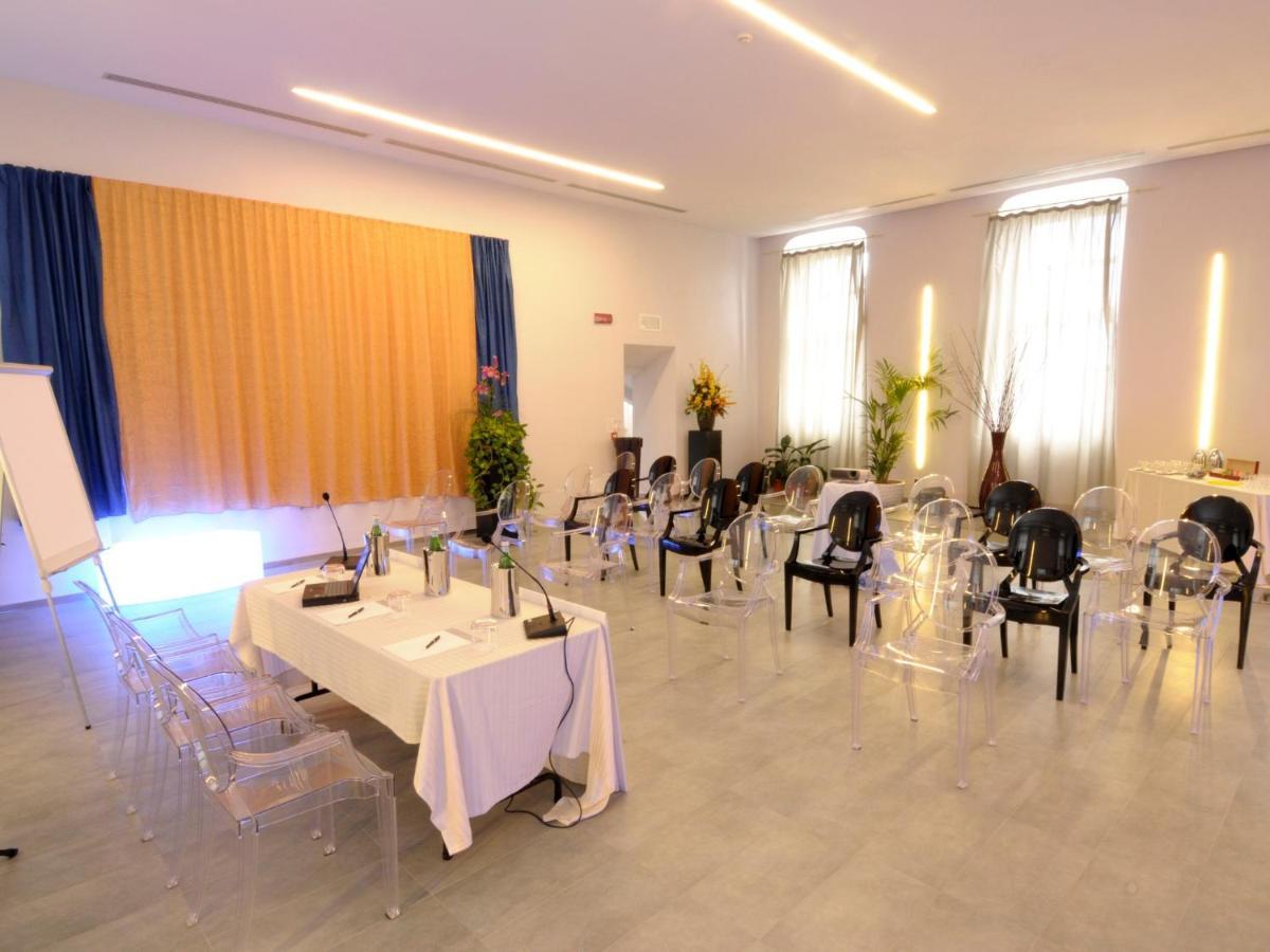 Montaldo Castle & Resort Montaldo Torinese Exterior photo